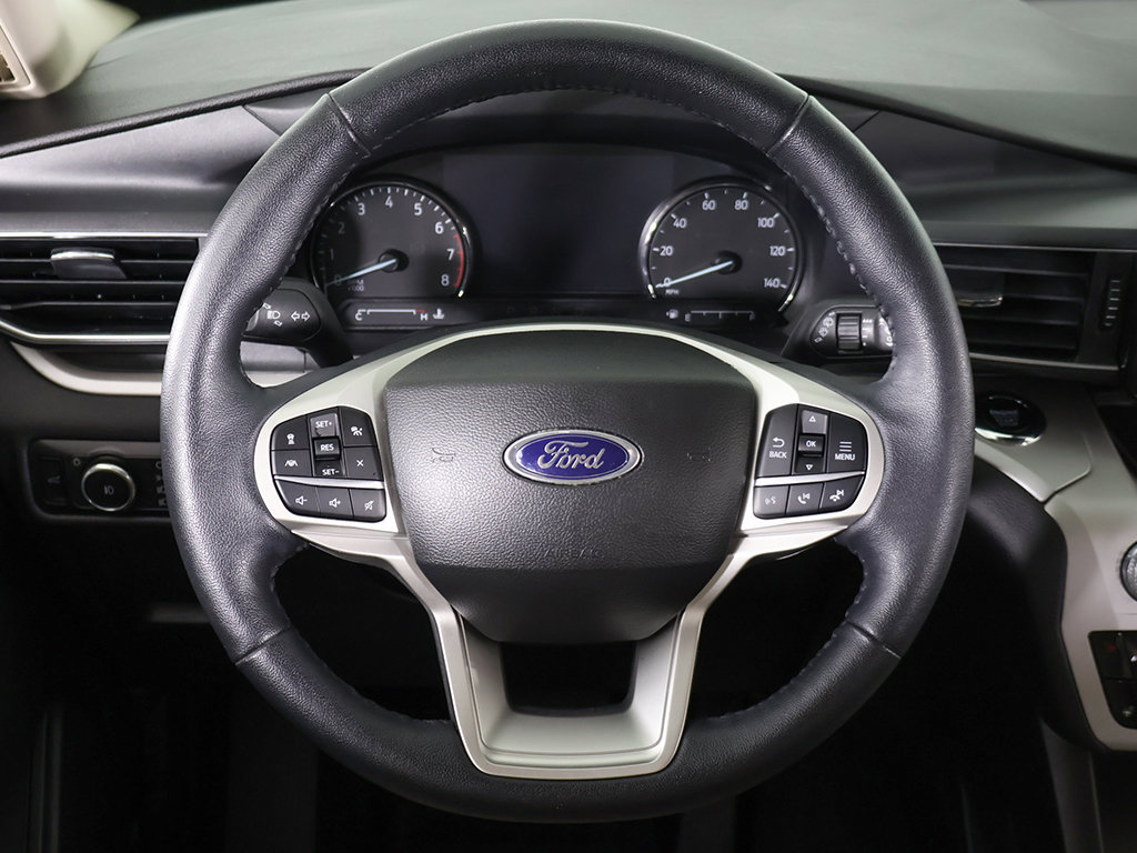 Used 2023 Ford Explorer XLT w/ Equipment Group 202A AWD/4WD image 43