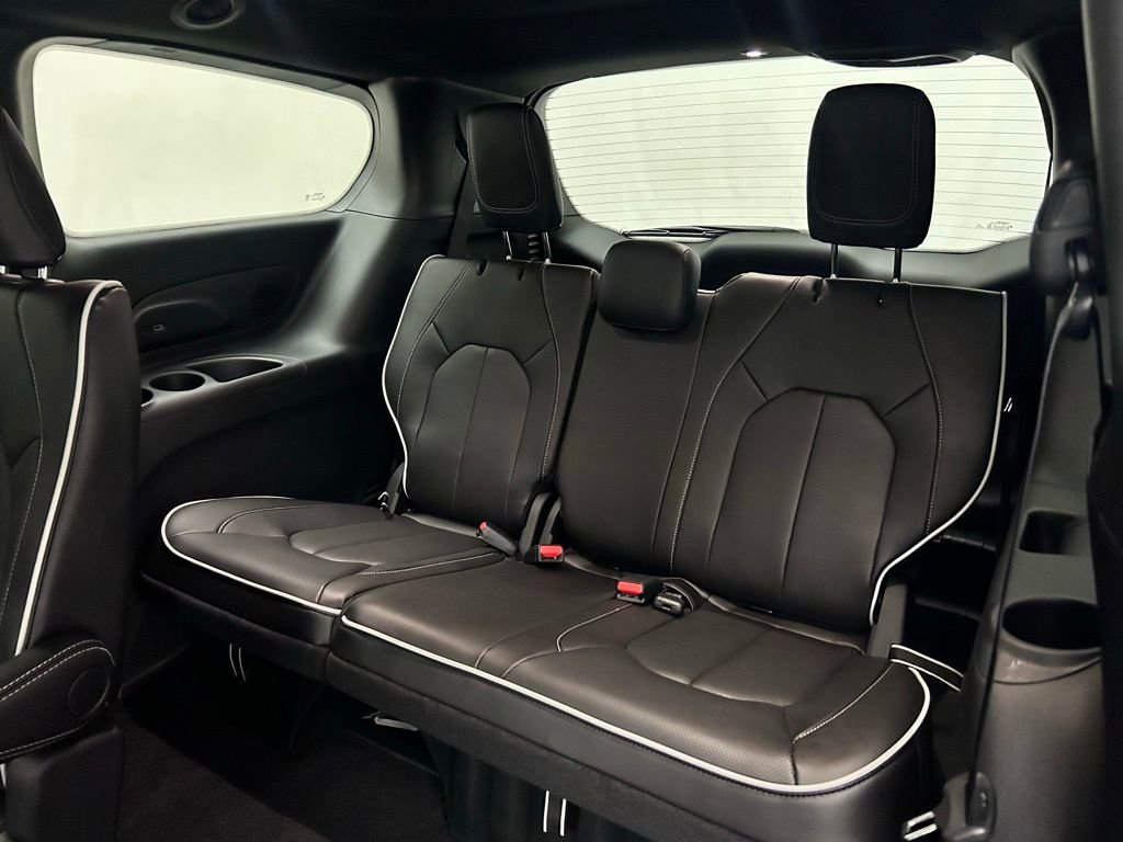 New 2026 Chrysler Pacifica Limited w/ S Appearance Package image 15