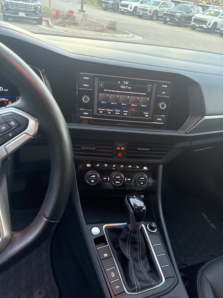 Used 2023 Volkswagen Jetta SE image 10