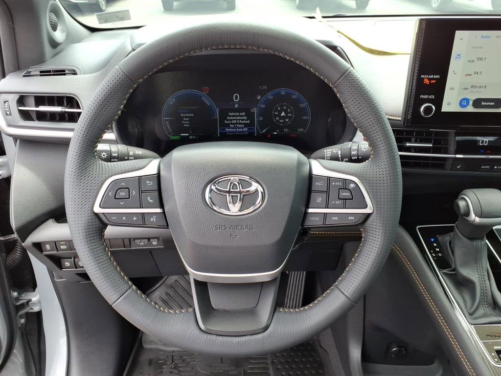 Certified 2025 Toyota Sienna XLE Woodland Edition AWD/4WD image 20