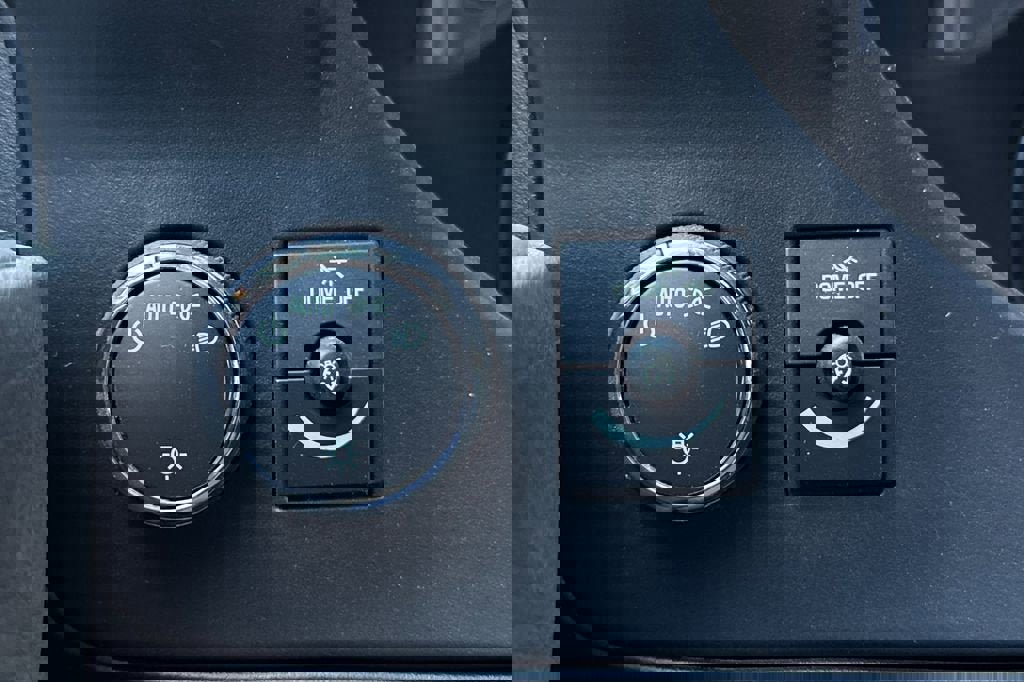 New 2026 Chevrolet Express 3500 w/ Power Convenience Package image 27