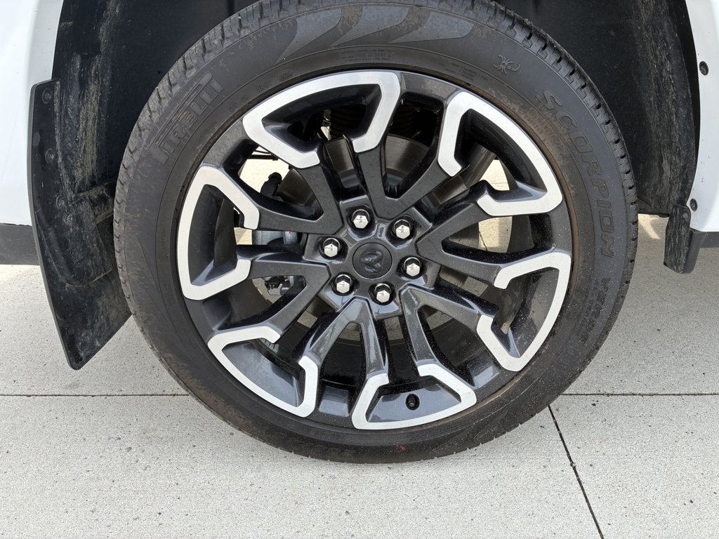 Used 2025 RAM 1500 Limited AWD/4WD image 12