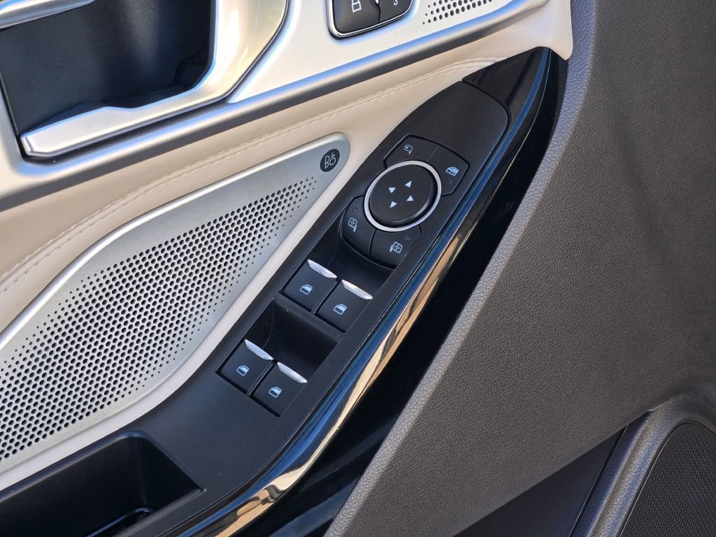 Used 2021 Ford Explorer Platinum w/ Equipment Group 601A image 26