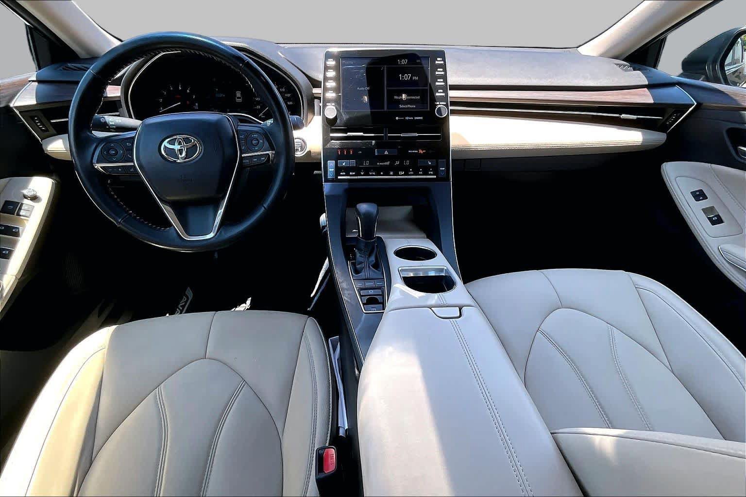 Used 2019 Toyota Avalon XLE w/ Moonroof Package FWD image 16