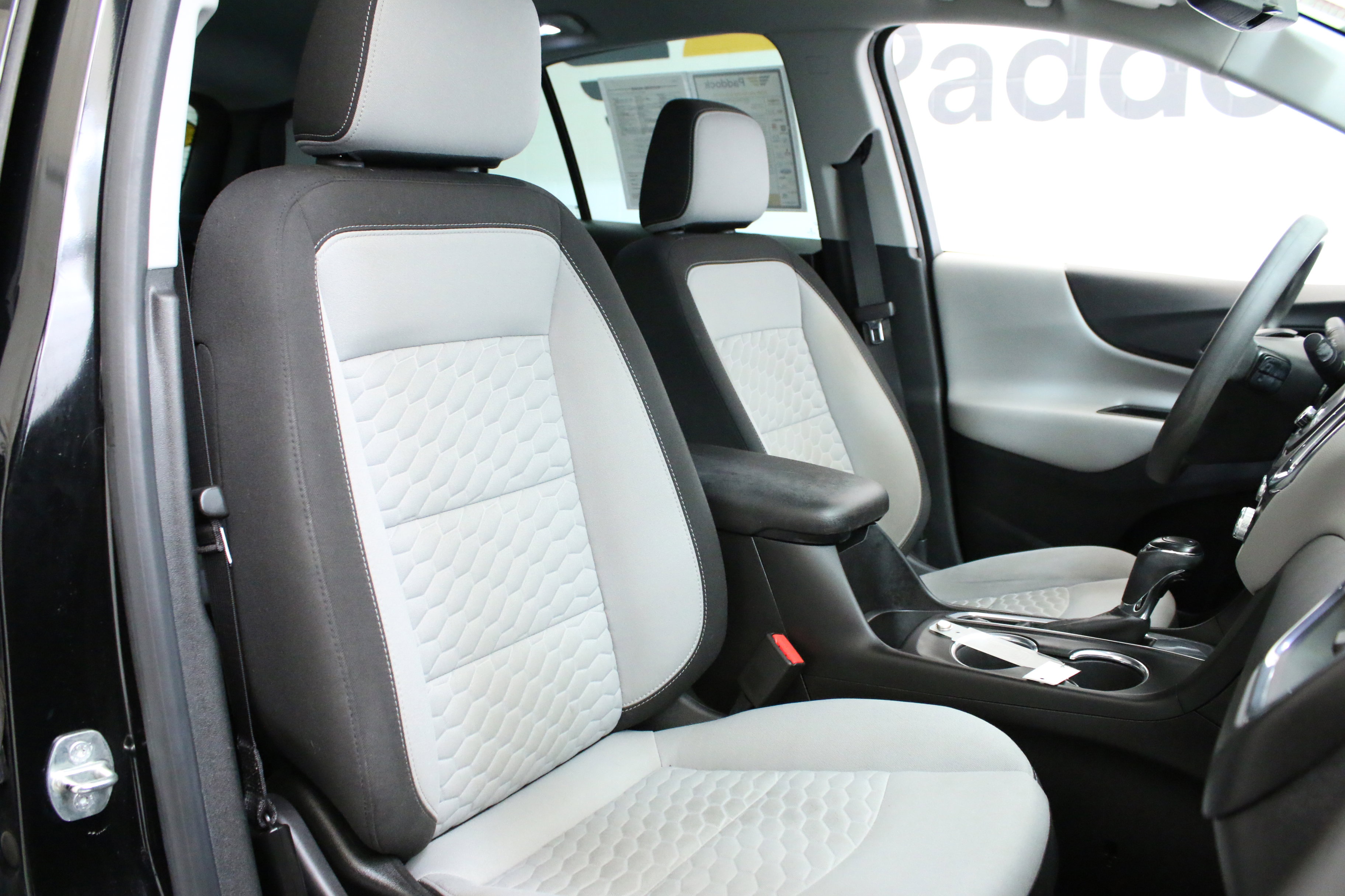 Used 2018 Chevrolet Equinox LS FWD image 30