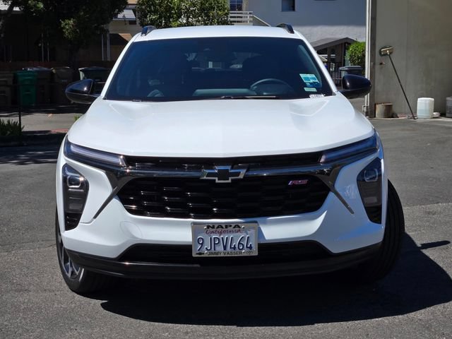 Used 2024 Chevrolet Trax RS w/ Driver Confidence Package FWD image 3