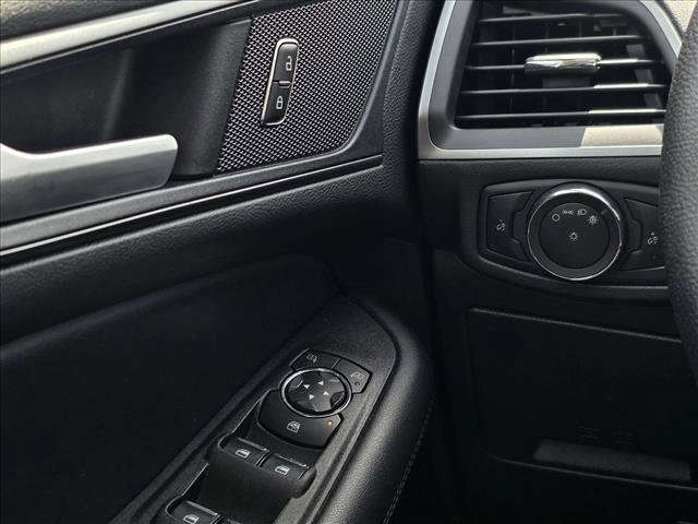 Used 2020 Ford Edge SE FWD image 20