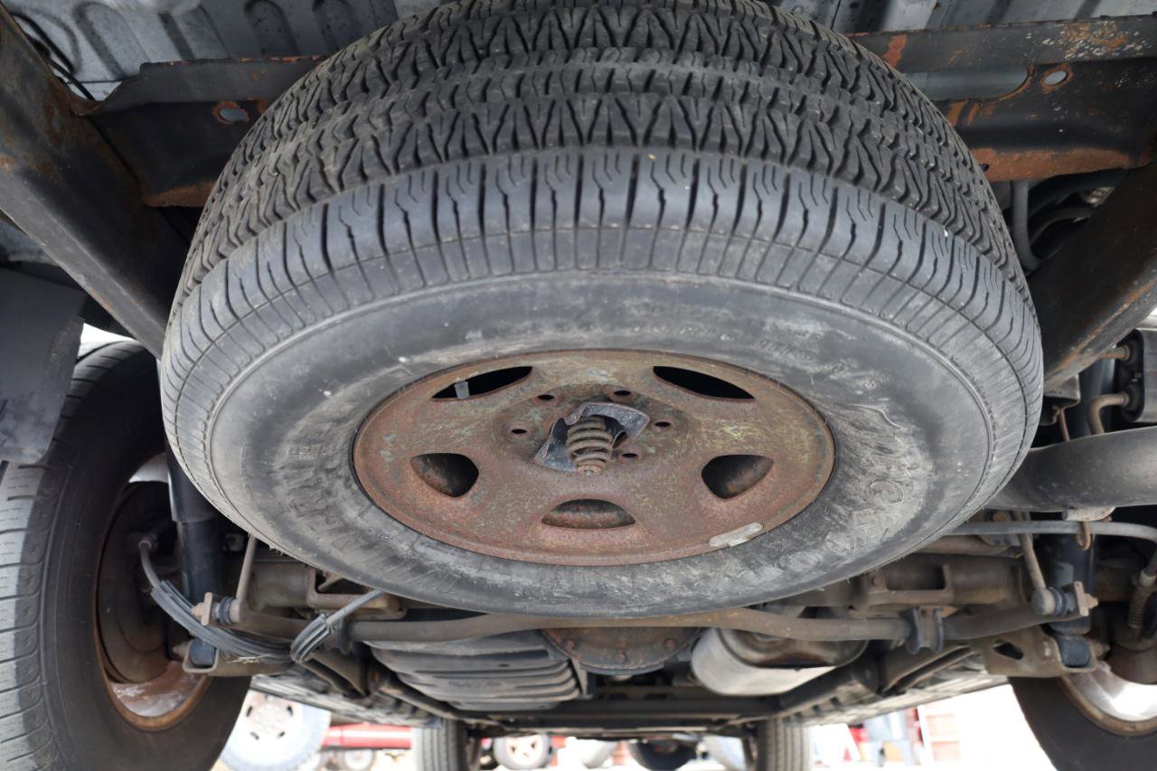 Used 2004 Chevrolet Suburban LT w/ Preferred Equipment Group image 16