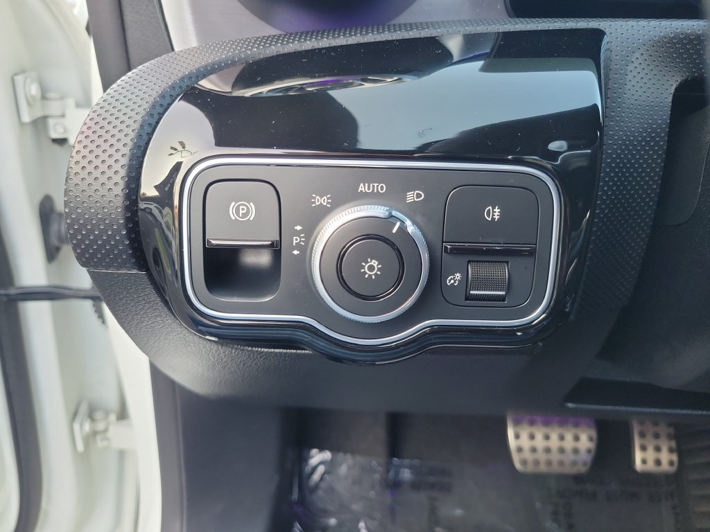 Used 2021 Mercedes-Benz CLA 35 AMG 4MATIC image 24