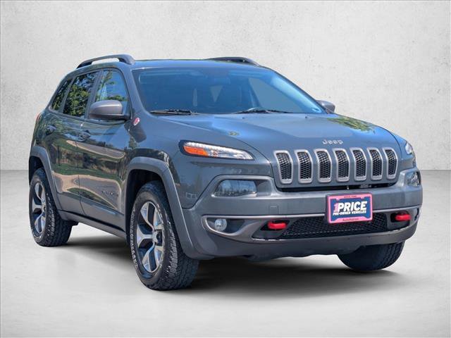 Used 2017 Jeep Cherokee Trailhawk w/ Comfort/Convenience Group AWD/4WD video 3