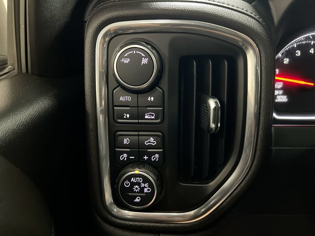 Used 2019 Chevrolet Silverado 1500 LTZ w/ LTZ Premium Package AWD/4WD image 18