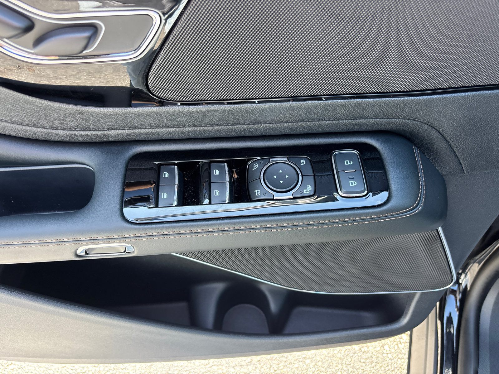 New 2026 Lincoln Aviator AWD image 13