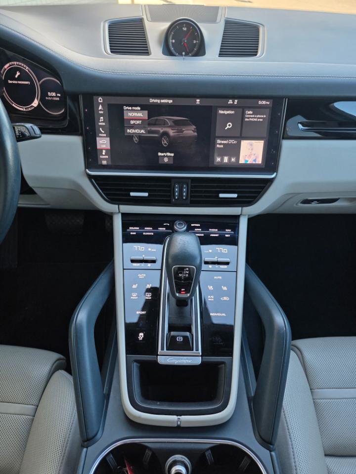 Used 2019 Porsche Cayenne AWD/4WD image 17