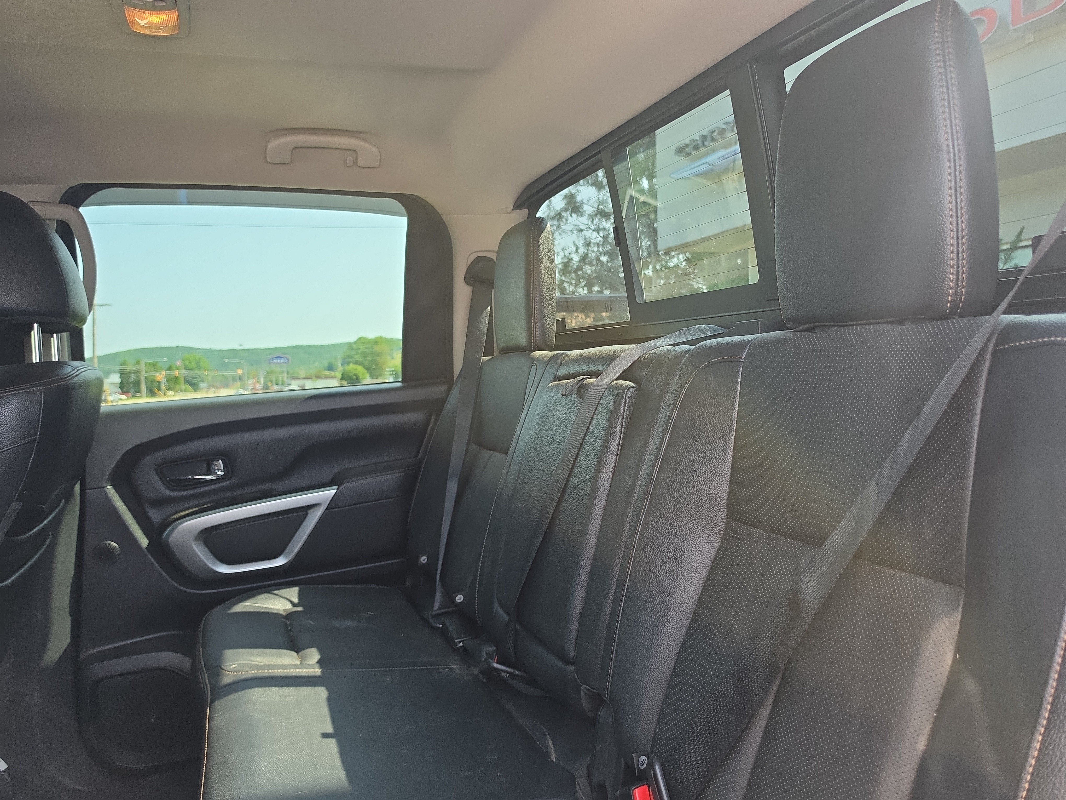 Used 2017 Nissan Titan Platinum Reserve AWD/4WD image 15