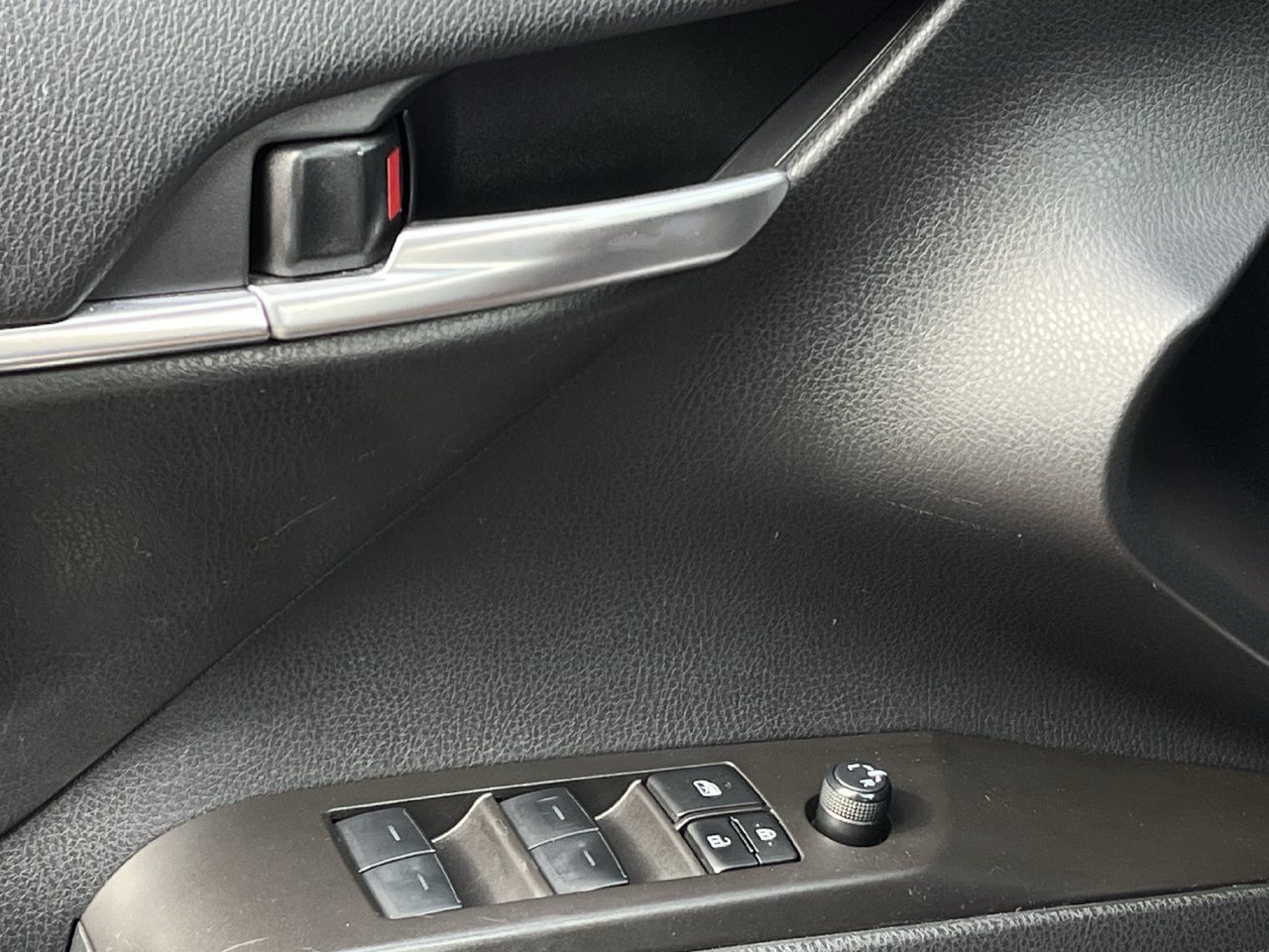 Used 2024 Toyota Camry LE w/ Convenience Package FWD image 21