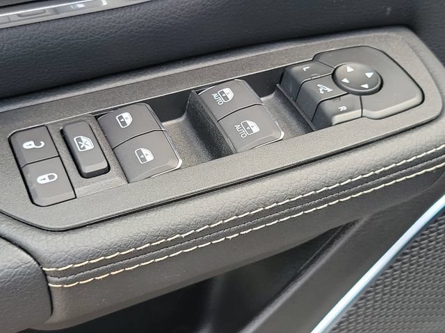 New 2026 RAM 1500 Laramie w/ Sport Appearance Package AWD/4WD image 15
