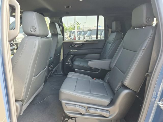 New 2026 Chevrolet Suburban LT w/ Comfort Package AWD/4WD image 9