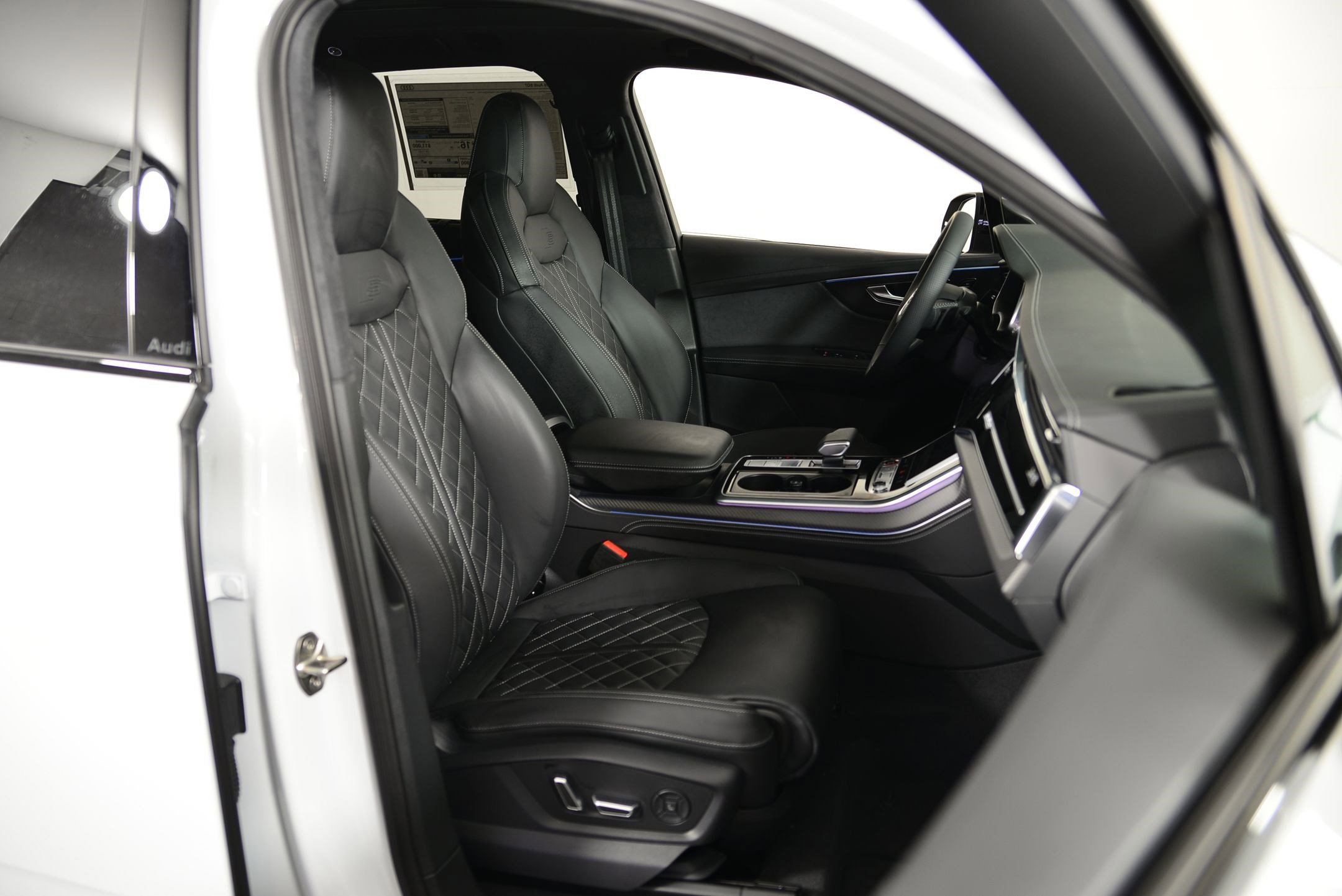 New 2026 Audi SQ7 Prestige image 16