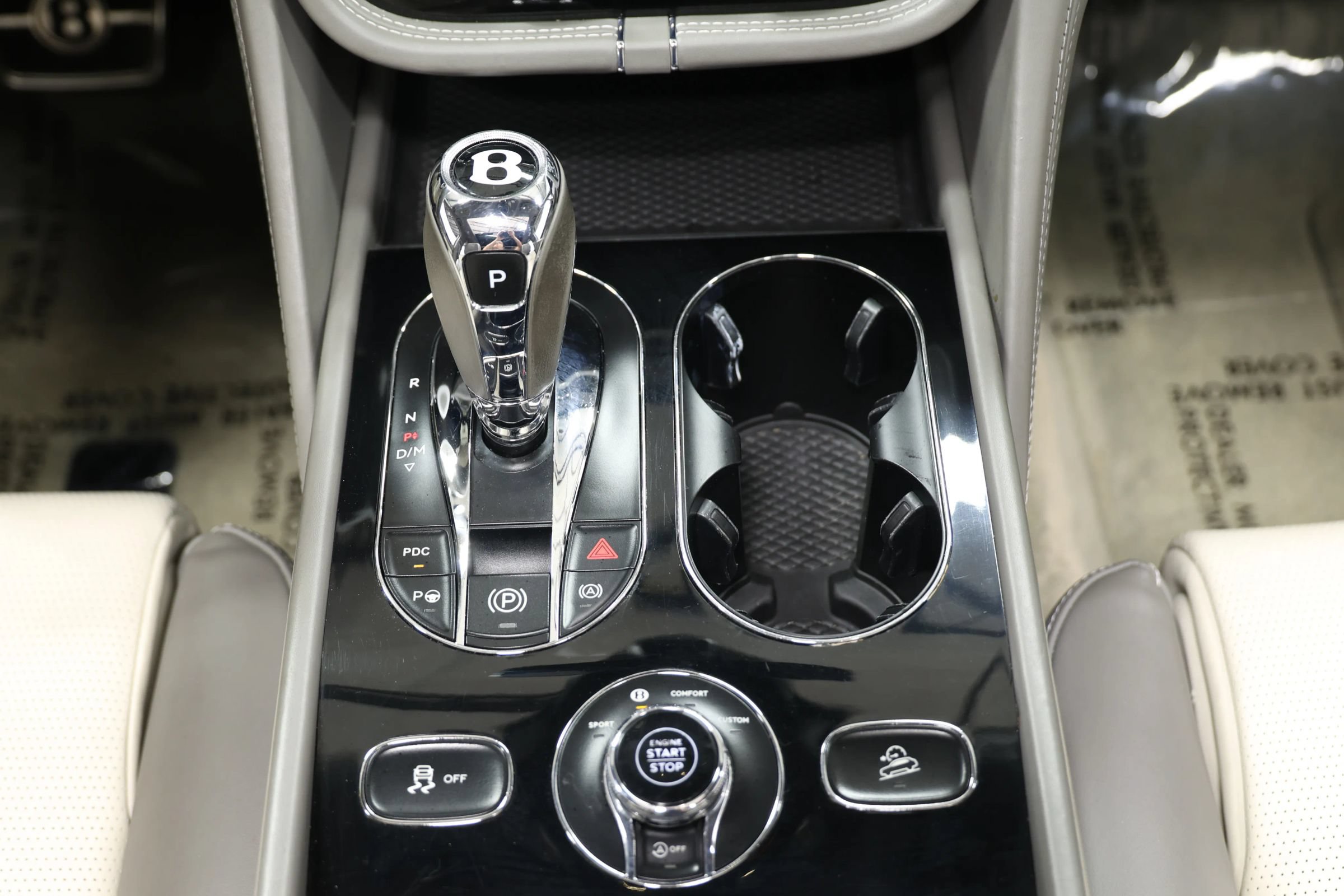 Used 2018 Bentley Bentayga Onyx Edition AWD/4WD image 48