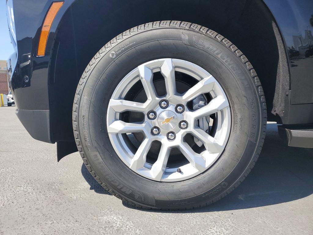 New 2026 Chevrolet Suburban LS image 6