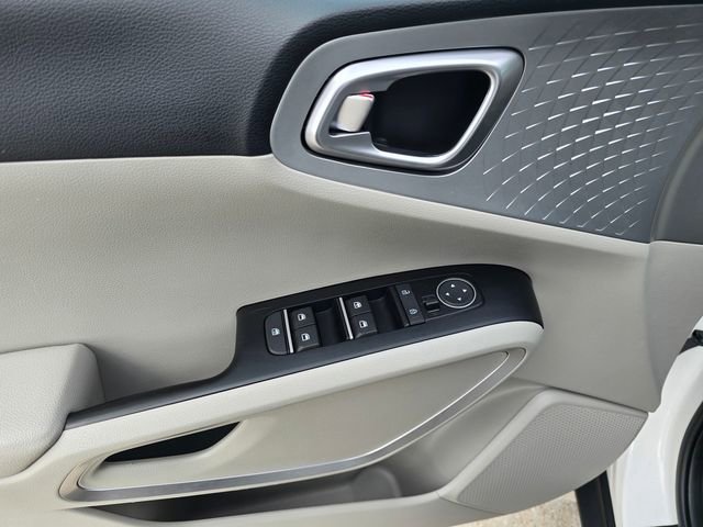Used 2024 Kia Soul LX FWD image 26
