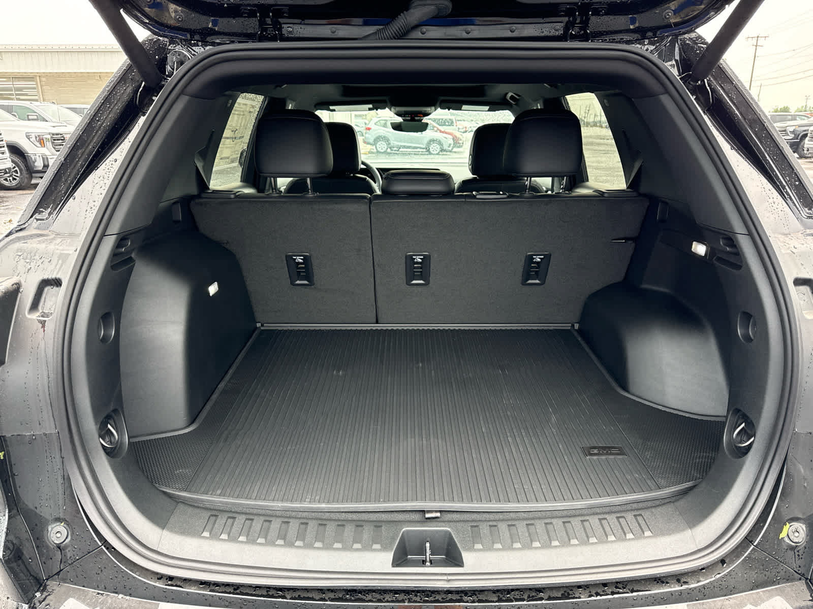 New 2027 GMC Terrain AT4 w/ Technology Package II AWD/4WD image 25