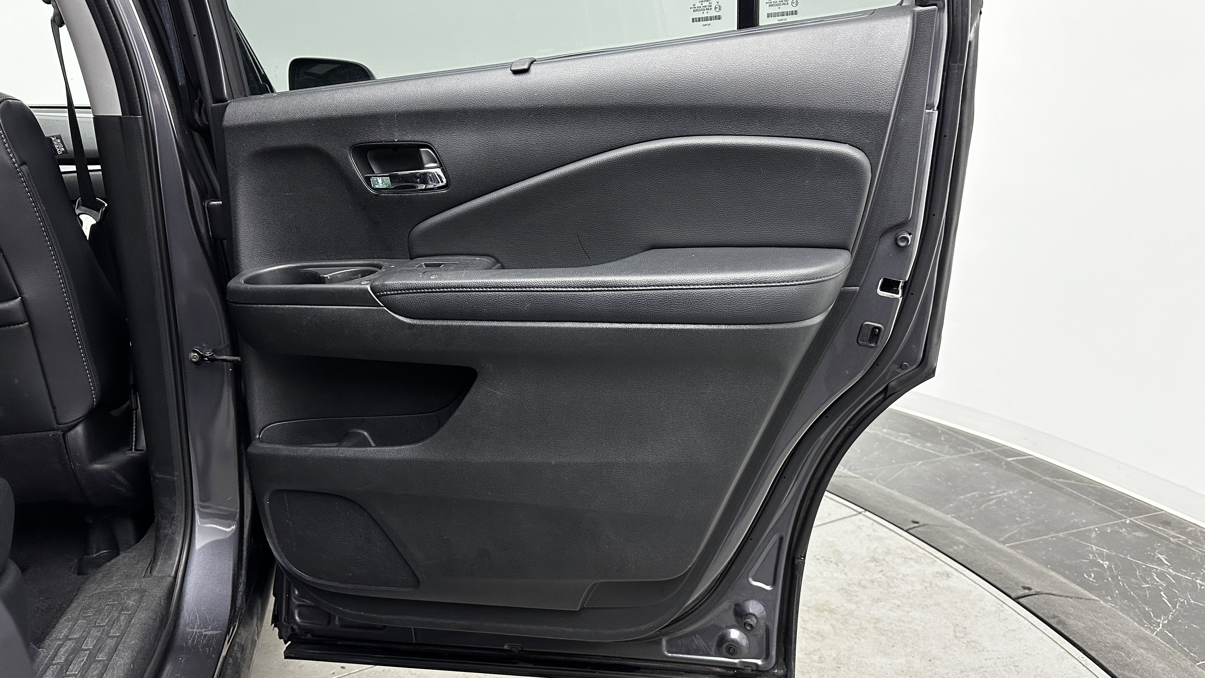 Used 2018 Honda Pilot Touring image 31