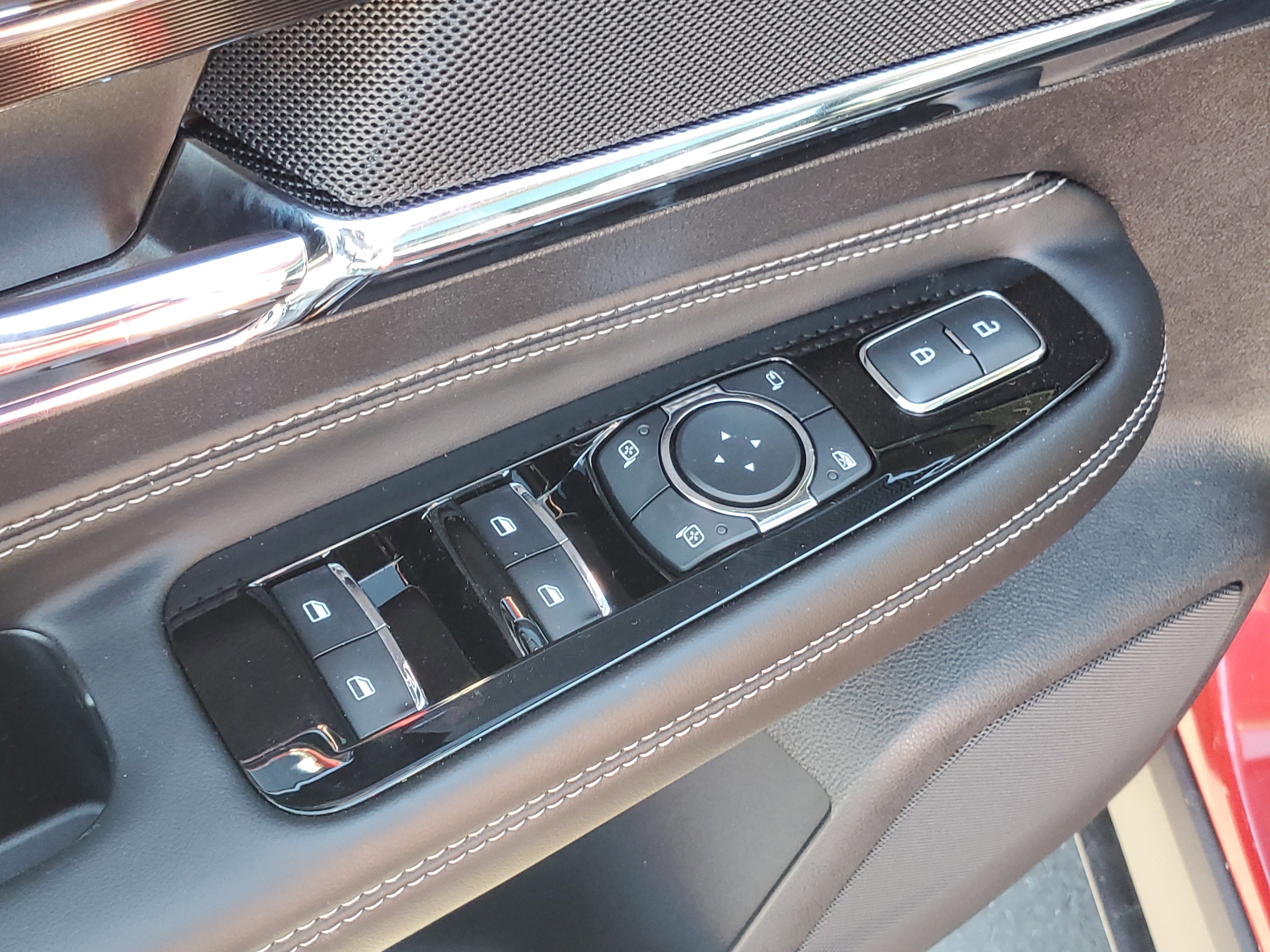 New 2025 Lincoln Corsair Reserve w/ Equipment Group 202A image 10