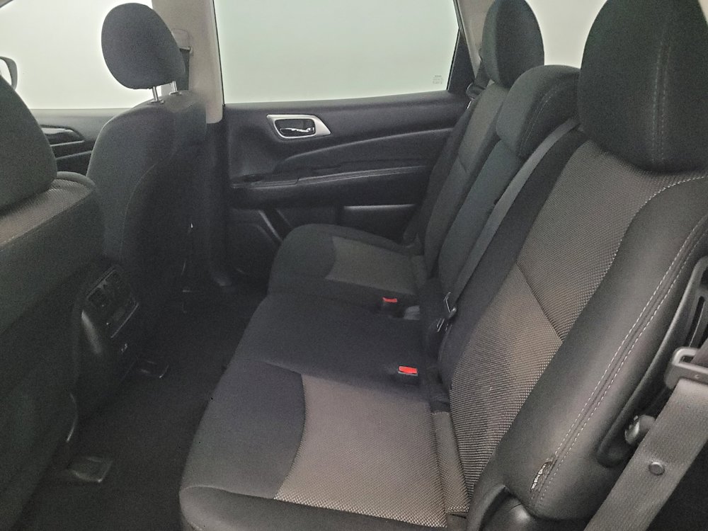 Used 2020 Nissan Pathfinder S image 18