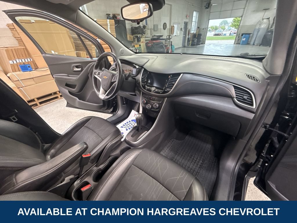 Used 2020 Chevrolet Trax LT w/ LT Convenience Package FWD image 37