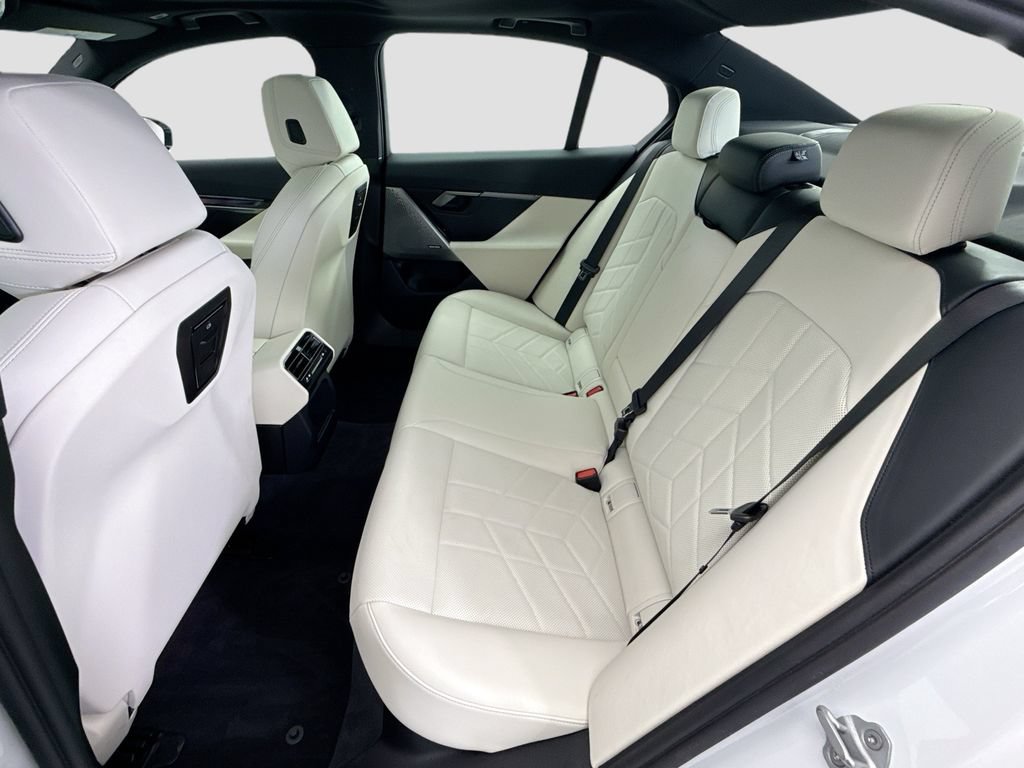 Used 2026 BMW i5 eDrive40 RWD image 20