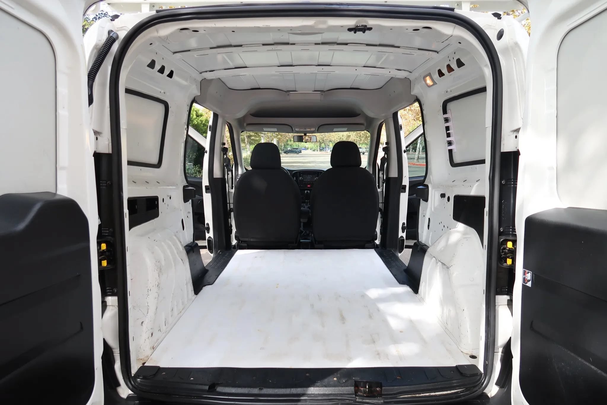 Used 2018 RAM ProMaster City Tradesman FWD image 18