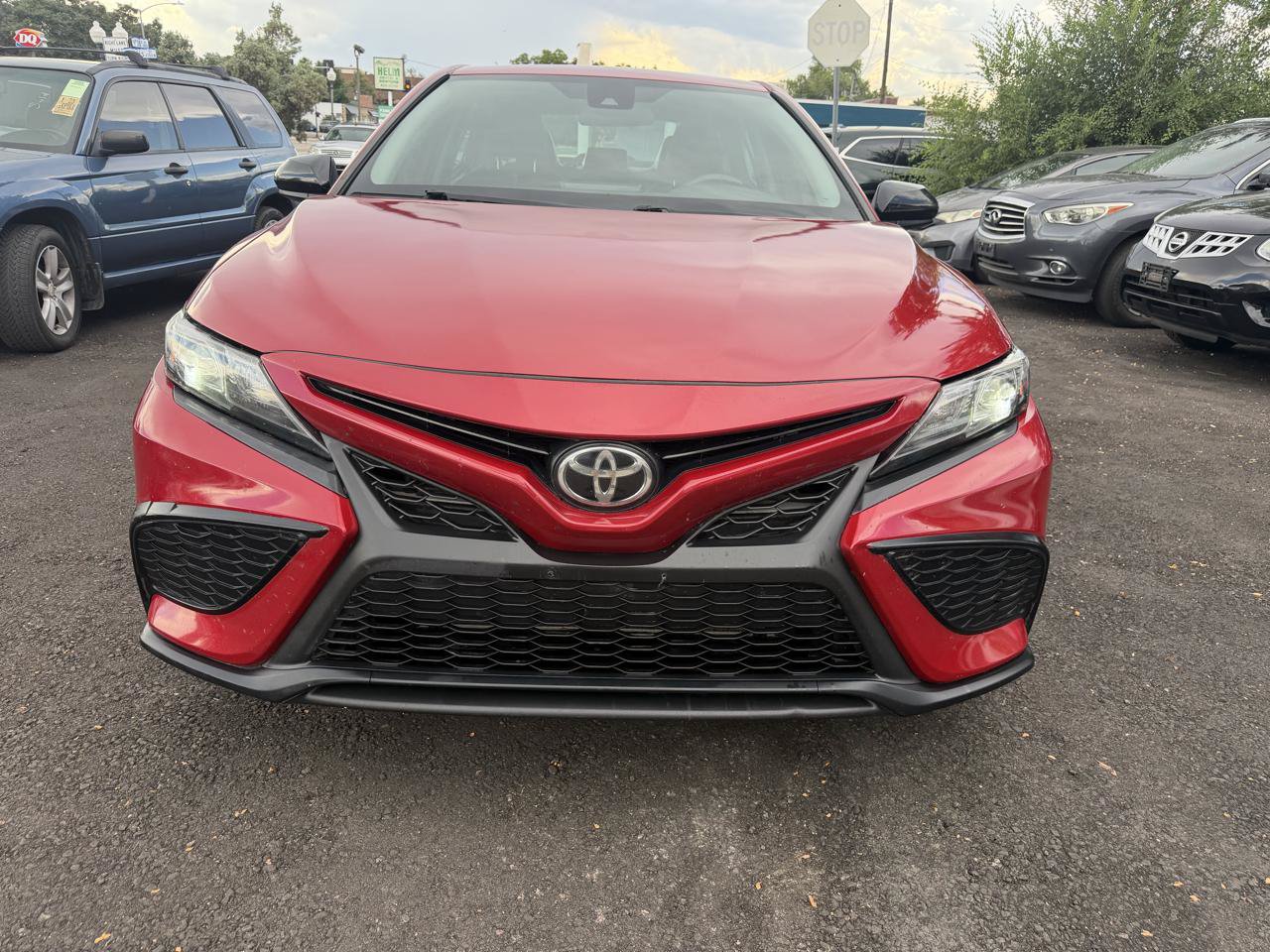 Used 2021 Toyota Camry SE FWD image 4