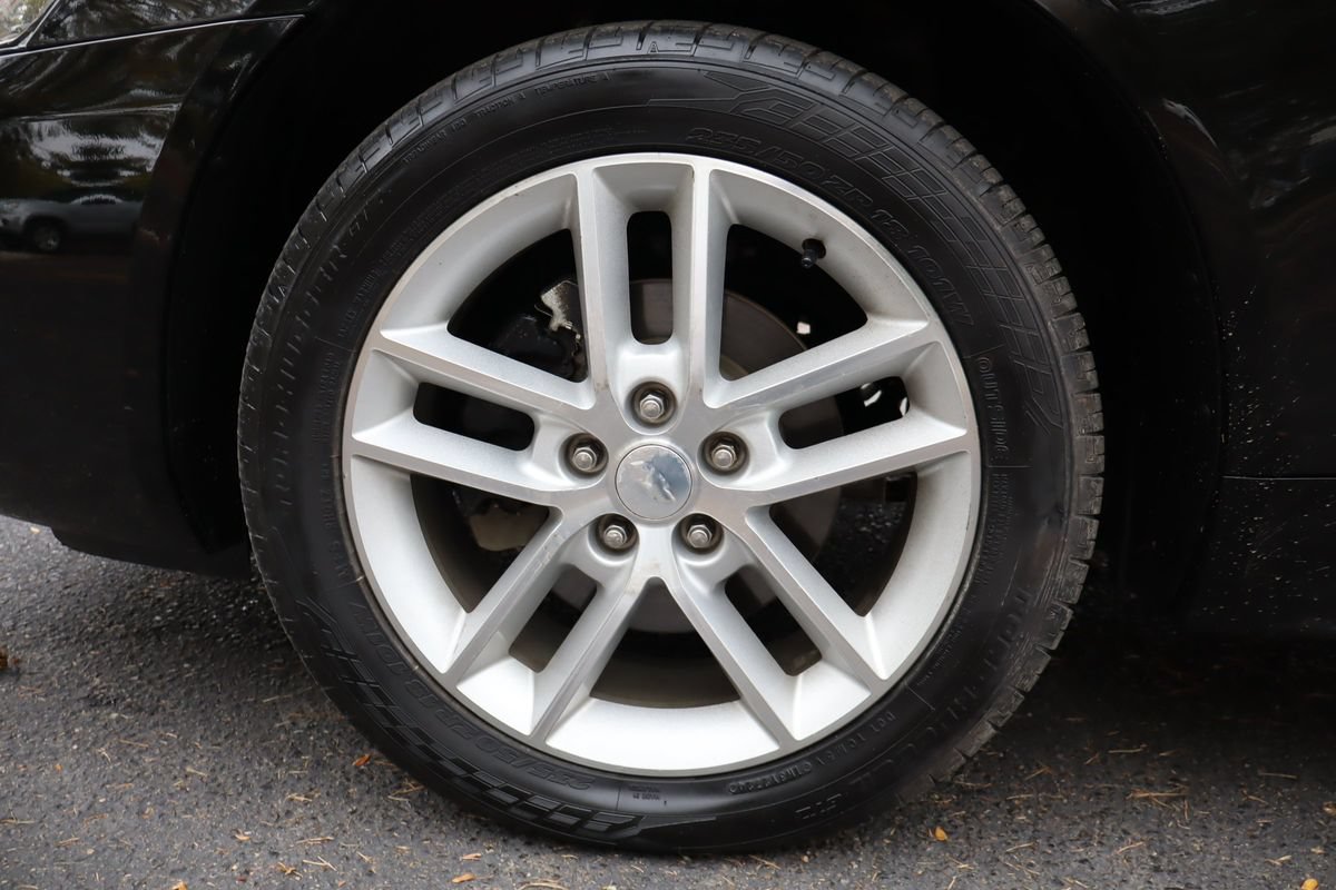 Used 2013 Chevrolet Impala LTZ FWD image 40