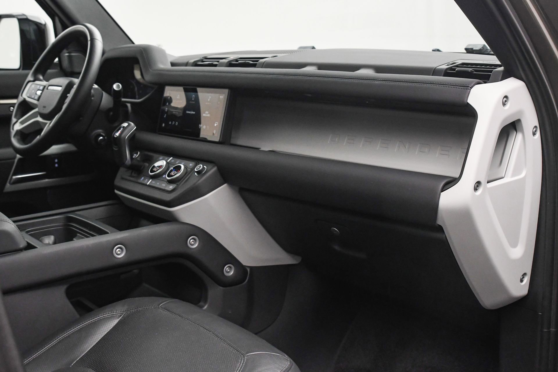 Used 2024 Land Rover Defender 110 S image 17