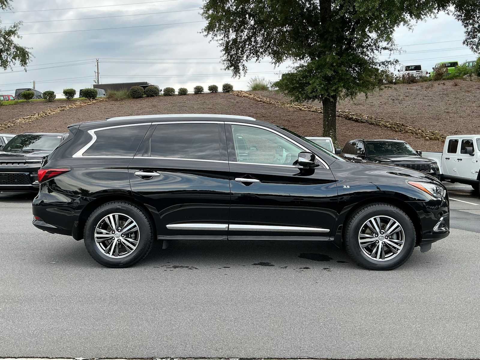 Used 2017 INFINITI QX60 FWD w/ Premium Plus Package image 6