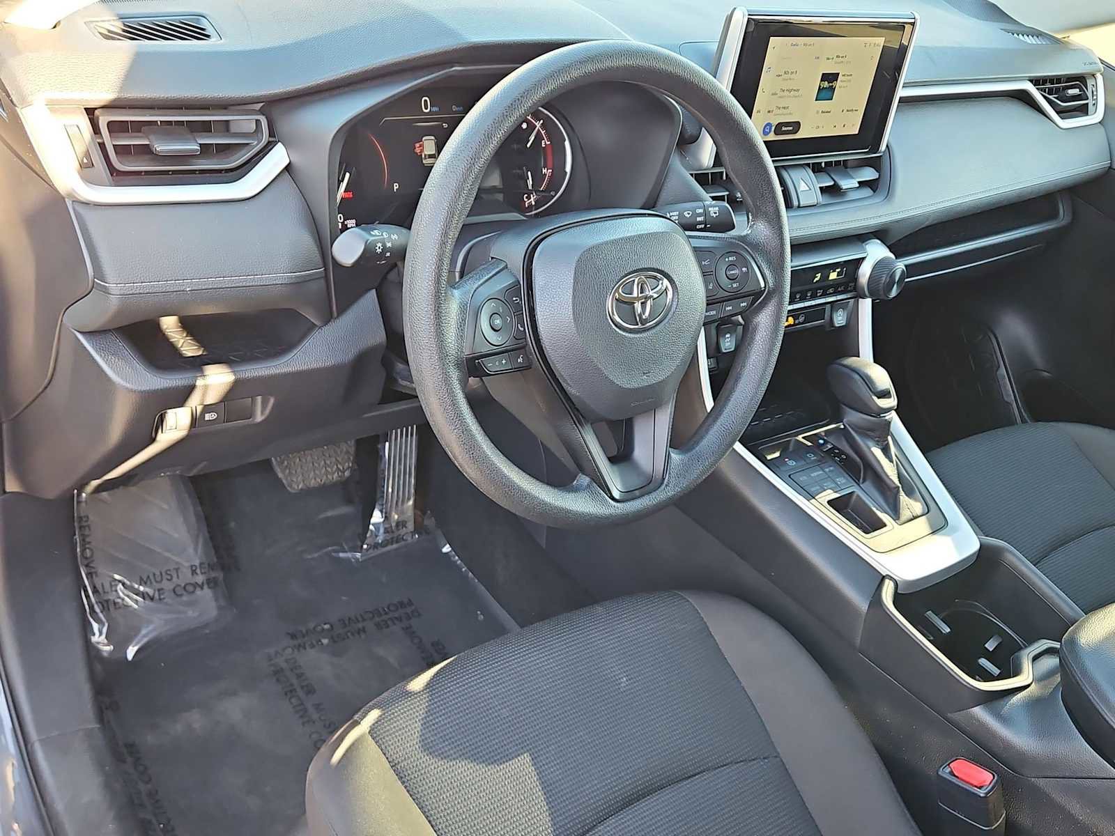 Used 2024 Toyota RAV4 LE image 10