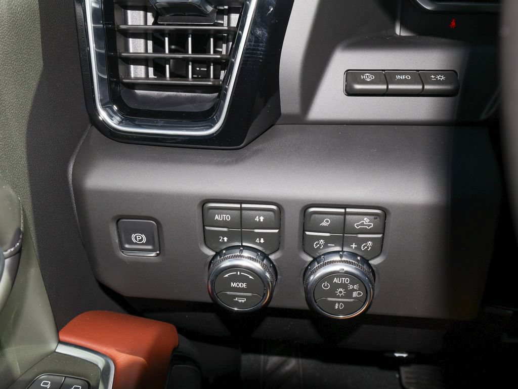 New 2026 GMC Sierra 3500 Denali Ultimate AWD/4WD image 28
