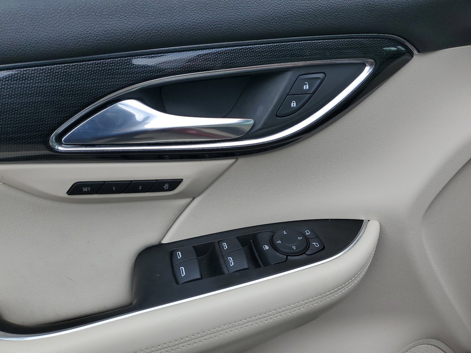 Used 2021 Buick Envision Essence w/ Technology Package I image 17