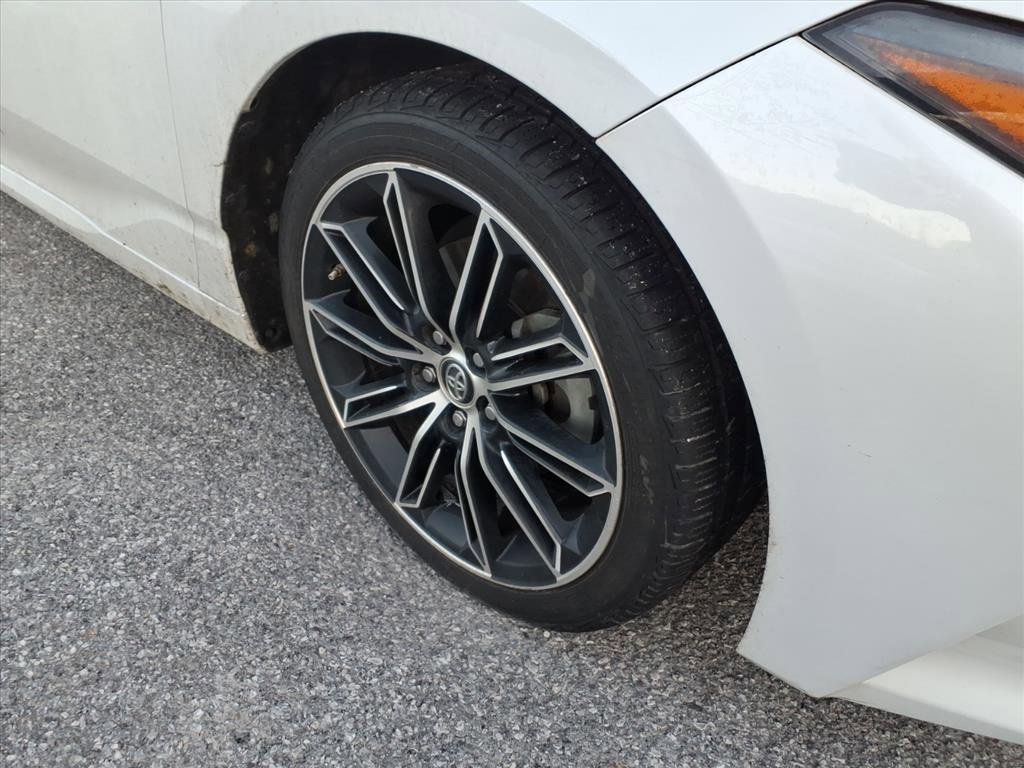 Used 2019 Toyota Avalon Touring w/ Advanced Safety Package image 9