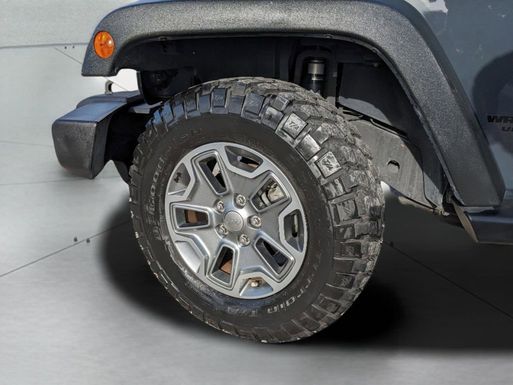 Used 2016 Jeep Wrangler Unlimited Rubicon w/ Connectivity Group AWD/4WD image 31