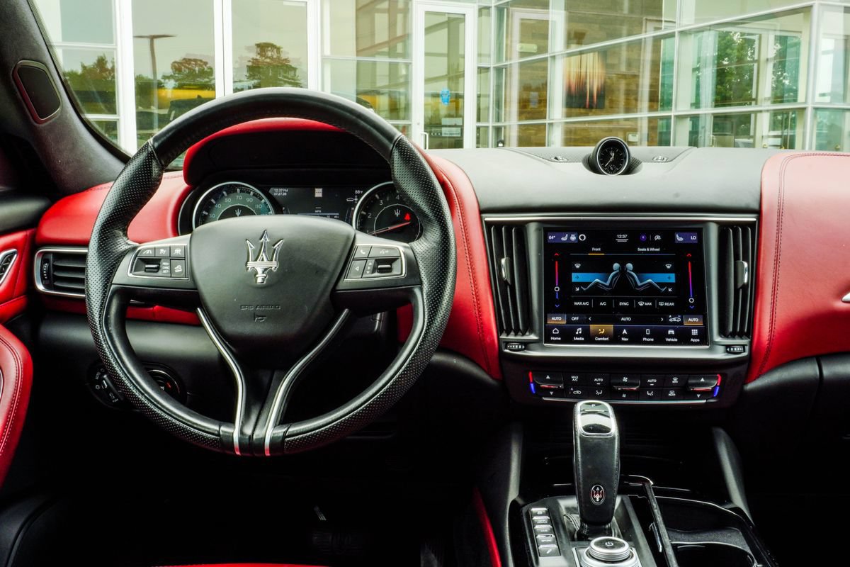 Used 2021 Maserati Levante AWD/4WD image 17