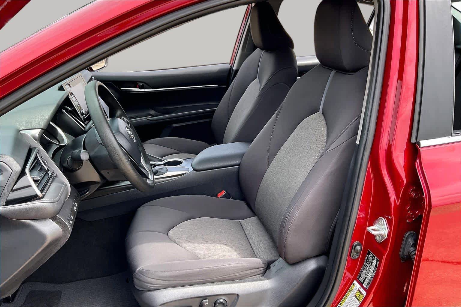 Used 2021 Toyota Camry LE w/ Convenience Package FWD image 8