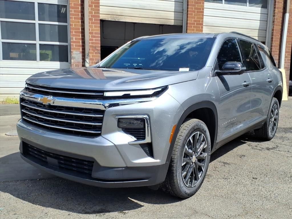 New 2026 Chevrolet Traverse LT w/ Sun and Wheel Package FWD image 29