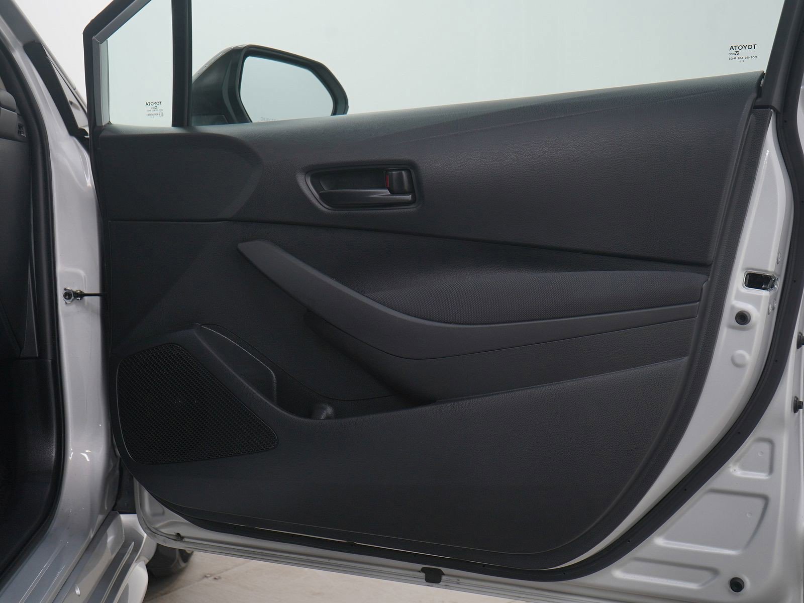 Used 2024 Toyota Corolla LE image 9