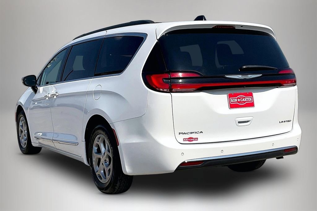 Used 2023 Chrysler Pacifica Limited FWD image 4