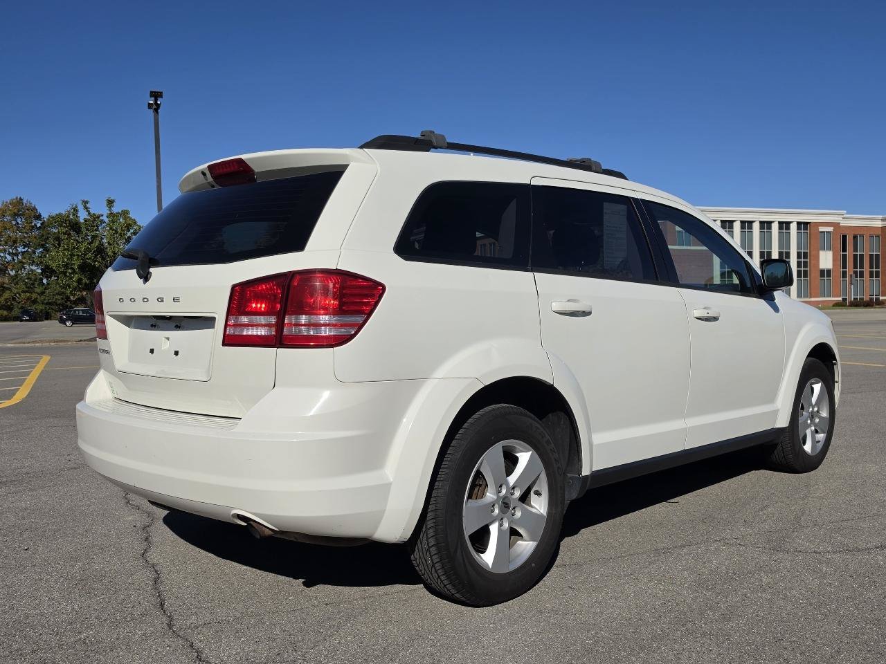 Used 2019 Dodge Journey SE FWD image 5