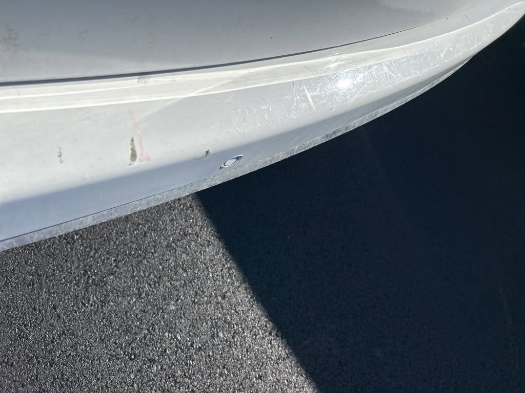 Used 2025 Chrysler Pacifica Select image 7