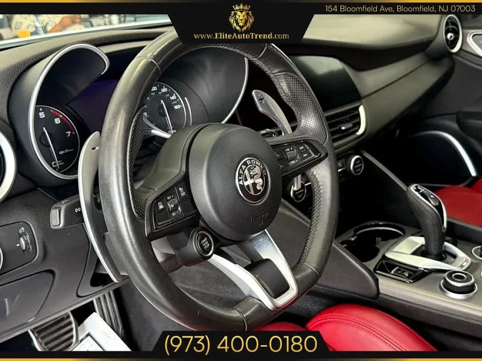 Used 2022 Alfa Romeo Giulia Veloce image 9