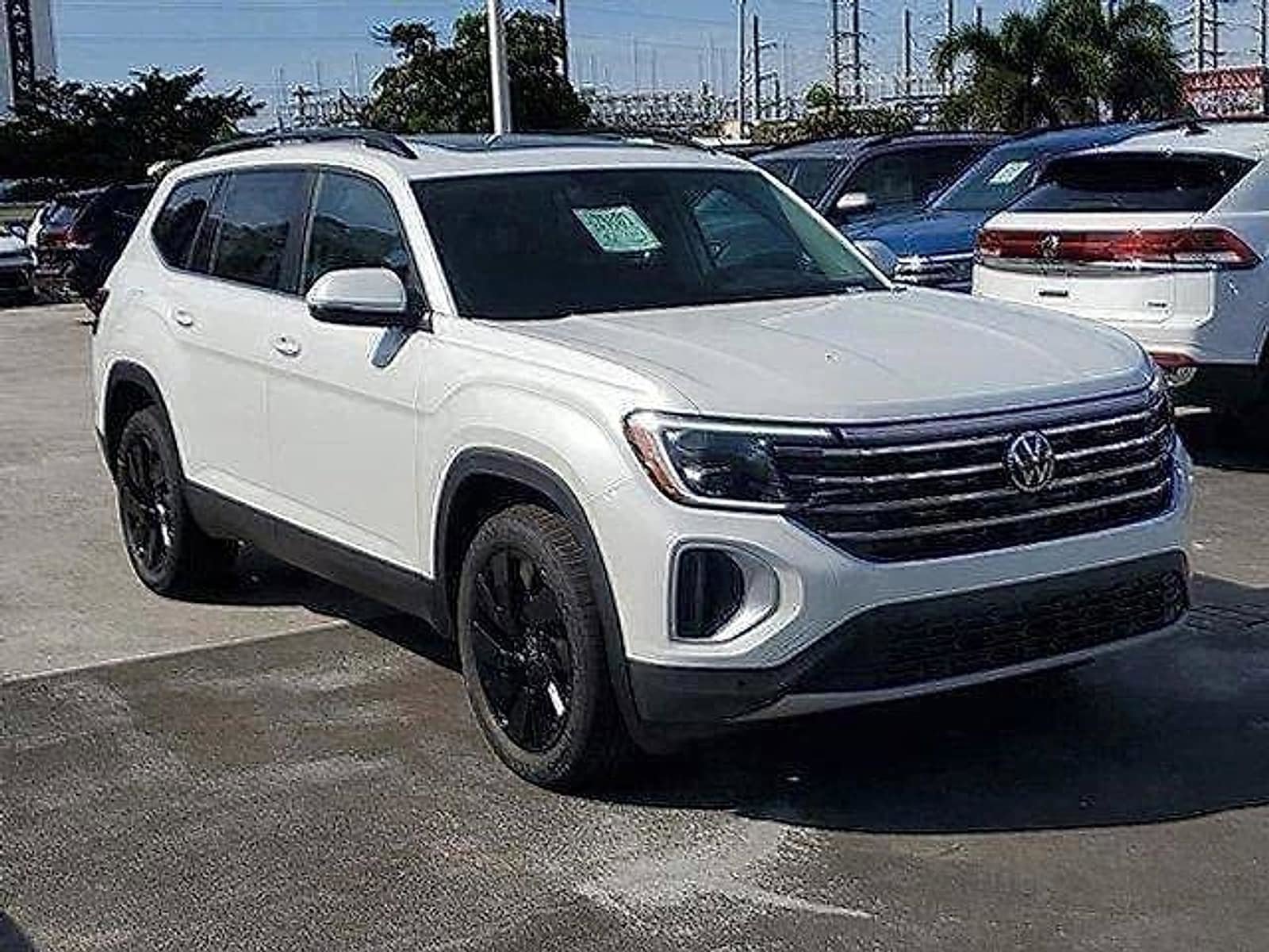 Used 2026 Volkswagen Atlas SE FWD image 4